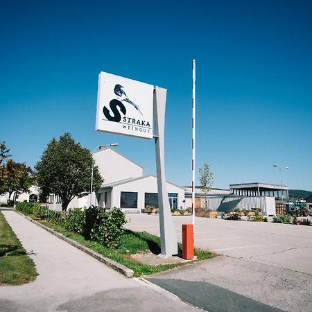 Weingut Straka Lägenhet Rechnitz Exteriör bild